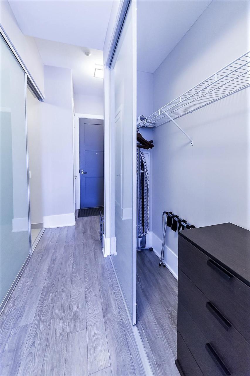 Upscale Suite At Cn Tower, Metro Convention & Rogers Centre Toronto Bagian luar foto