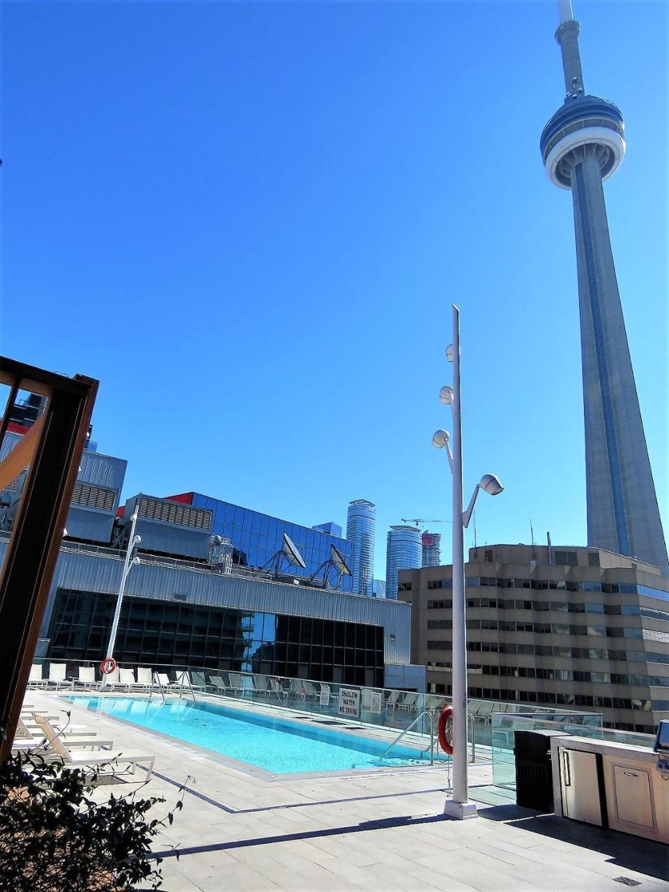 Upscale Suite At Cn Tower, Metro Convention & Rogers Centre Toronto Bagian luar foto