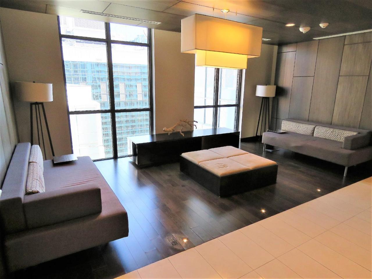 Upscale Suite At Cn Tower, Metro Convention & Rogers Centre Toronto Bagian luar foto